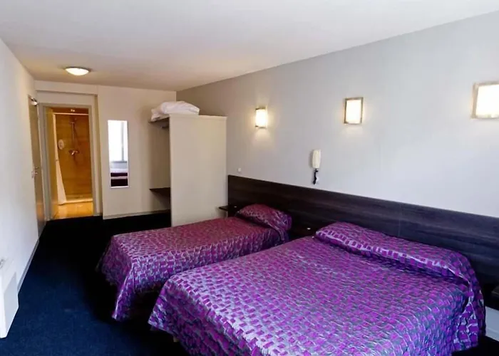 Saint Etienne 3* Lourdes