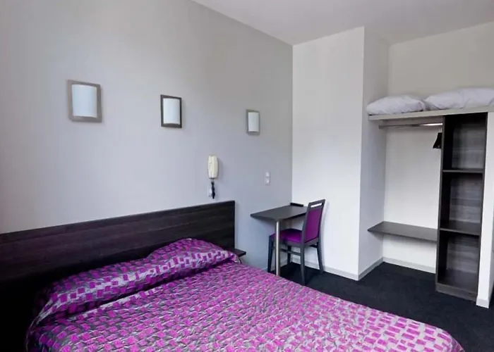 Saint Etienne Hotell 3*