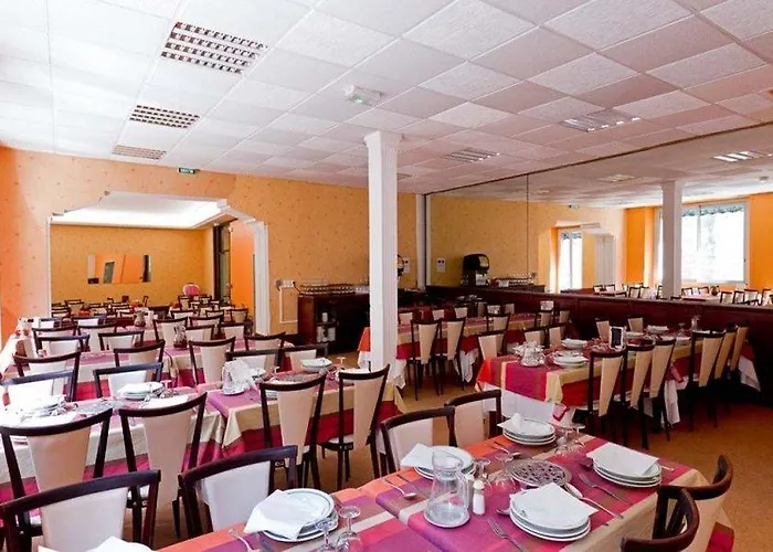 Saint Etienne Hotell 3*