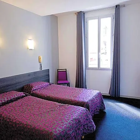 Saint Etienne 3*